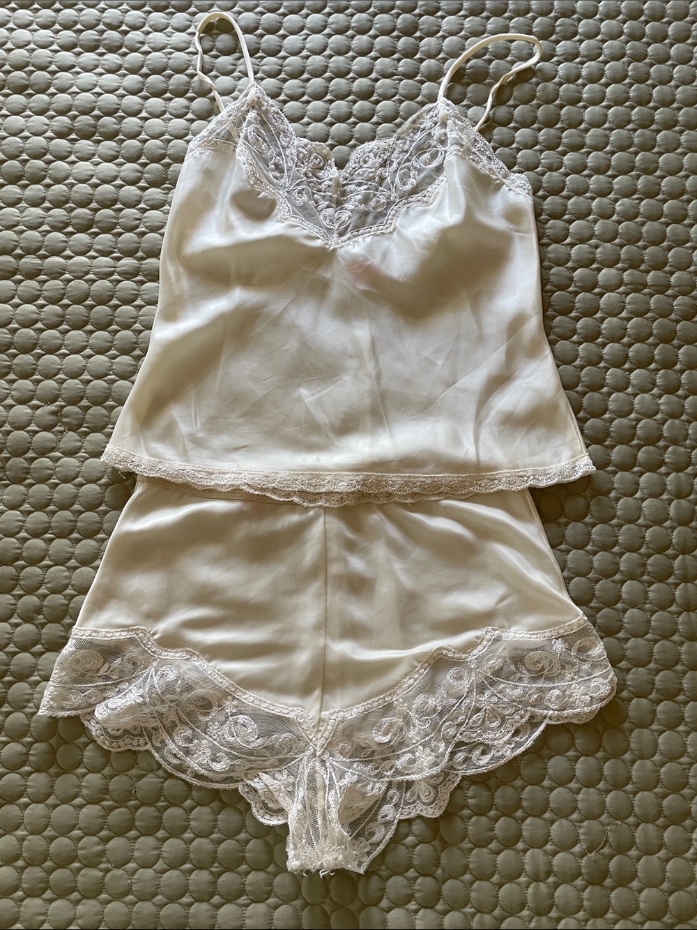 Vintage Lady Lynne camisole & tap pants